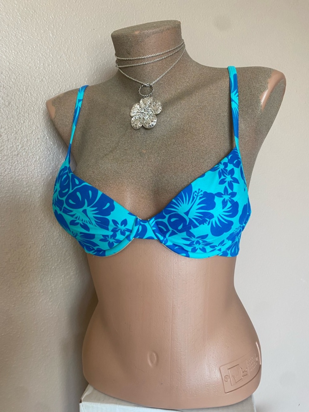 Vintage 2003 Victoria’s Secret Blue Floral Hibiscus Flower Print Bikini Top